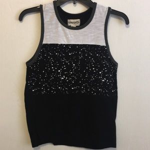 ☘️5 for $15 ☘️Distortion Kids Tank Tops Medium